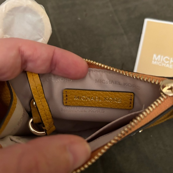 NWT Michael Kors keychain/card case - Picture 4 of 5
